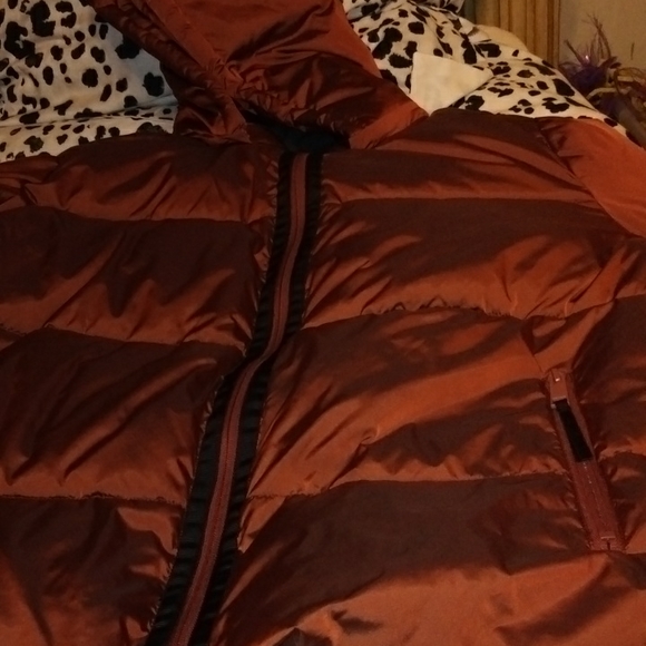I am selling a puffer coat - Picture 5 of 6